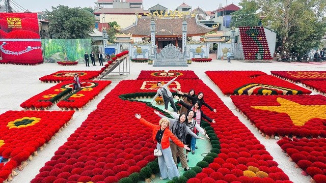 10 Làng nghề nổi tiếng miền Bắc rộn ràng sắc xuân