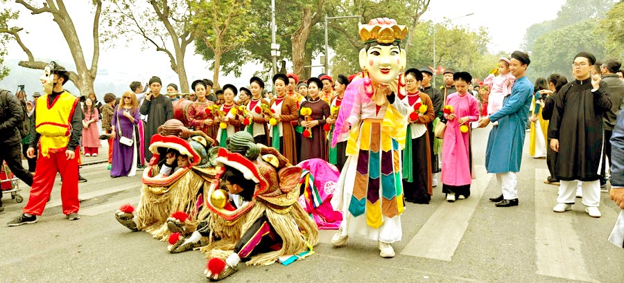 Sắc màu truyền thống trong “Tết Việt -Tết Phố”.