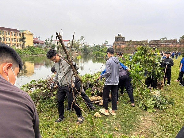 Tuổi trẻ Huế ra quân “Ngày Chủ nhật xanh” chào đón Tết Bính Ngọ 2026