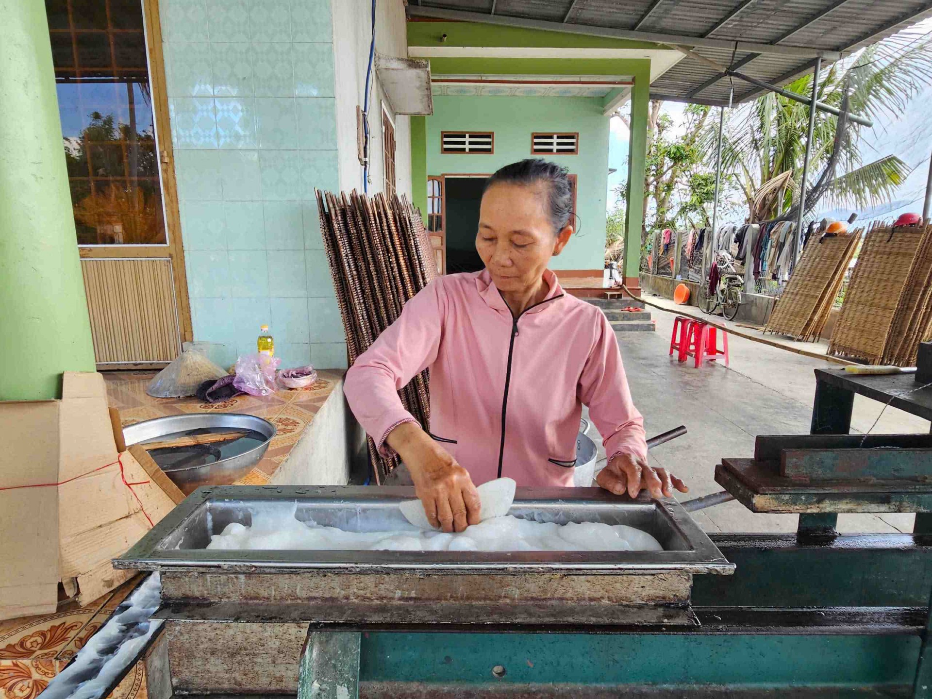 Gia Lai: Phù Mỹ Nam giữ gìn hồn quê với dải lụa trắng ngần từ sợi bún mì số 8