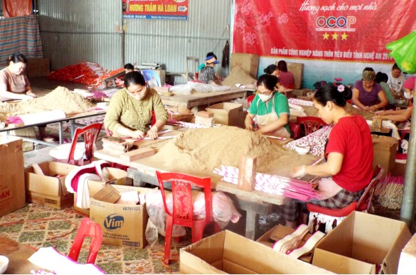 Các cơ sở đang chạy đua thời gian sản xuất hương trầm