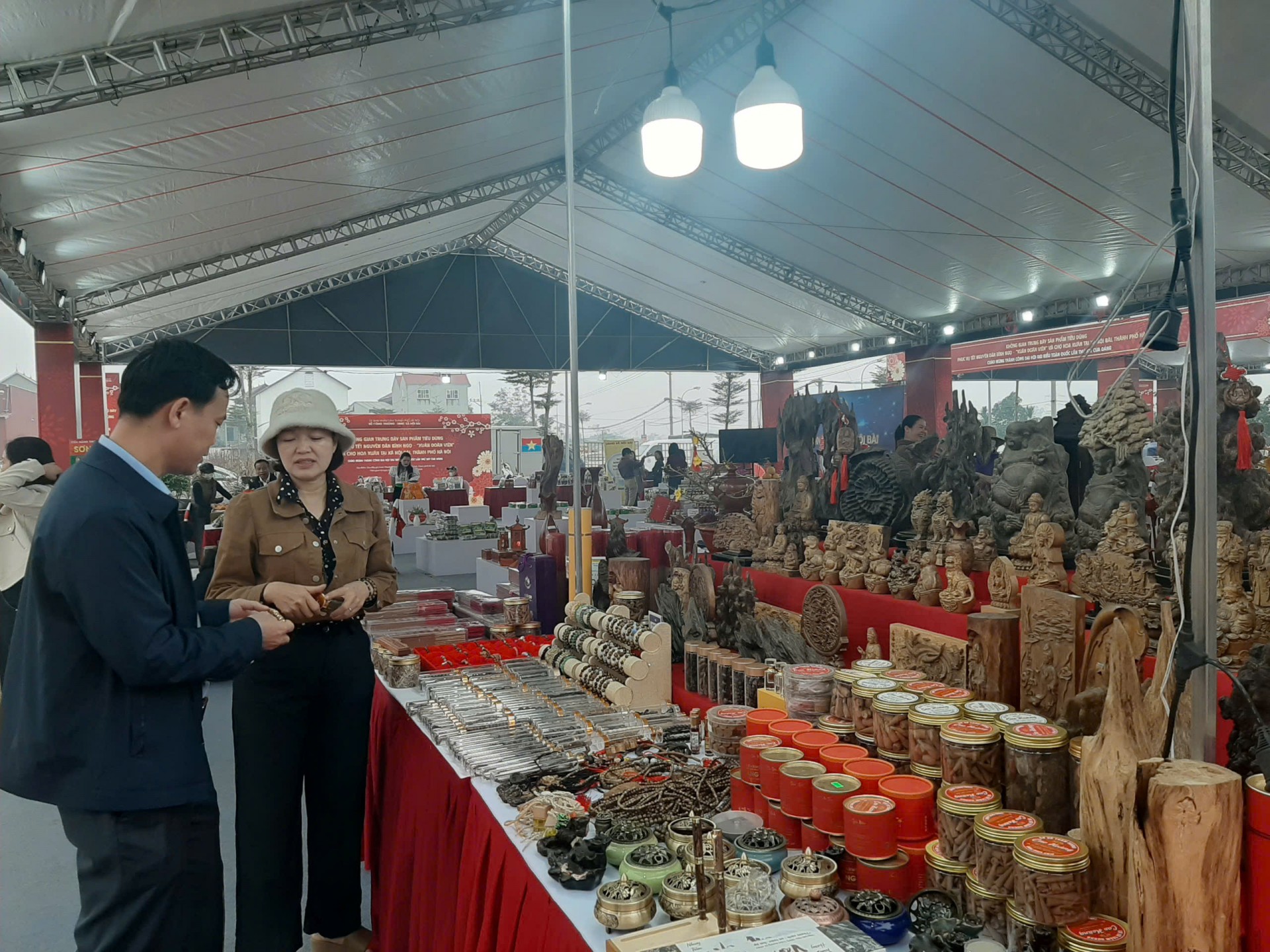 Kết nối tiêu dùng Tết qua không gian trưng bày “Xuân Đoàn Viên” tại Nội Bài