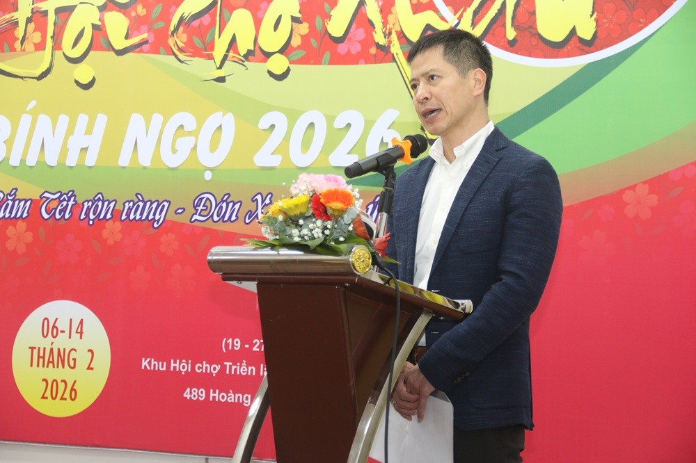 Ông Nguyễn Minh Tiến - Giám đốc Trung tâm Xúc tiến Thương mại Nông nghiệp phát biểu khai mạc hội chợ.