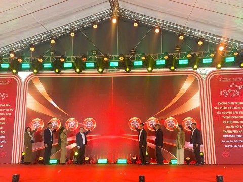 ket noi tieu dung tet qua khong gian trung bay xuan doan vien tai noi bai