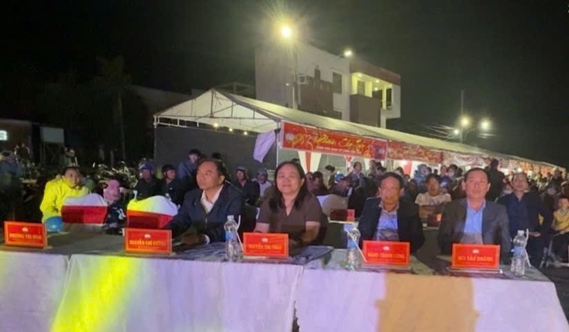 Gia Lai: Phường An Bình tổ chức chương trình văn nghệ đặc biệt “Mừng Đảng, Mừng Xuân” và tặng quà “Tết vì người nghèo” Gia Lai: Phường An Bình tổ chức chương trình văn nghệ đặc biệt “Mừng Đảng, Mừng Xuân” và tặng quà “Tết vì người nghèo”