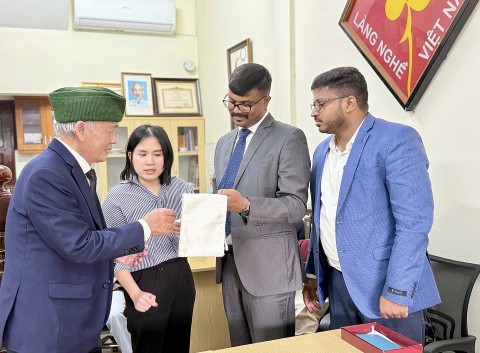 hiep hoi lang nghe viet nam tang cuong hop tac voi an do trong linh vuc to lua va thu cong my nghe