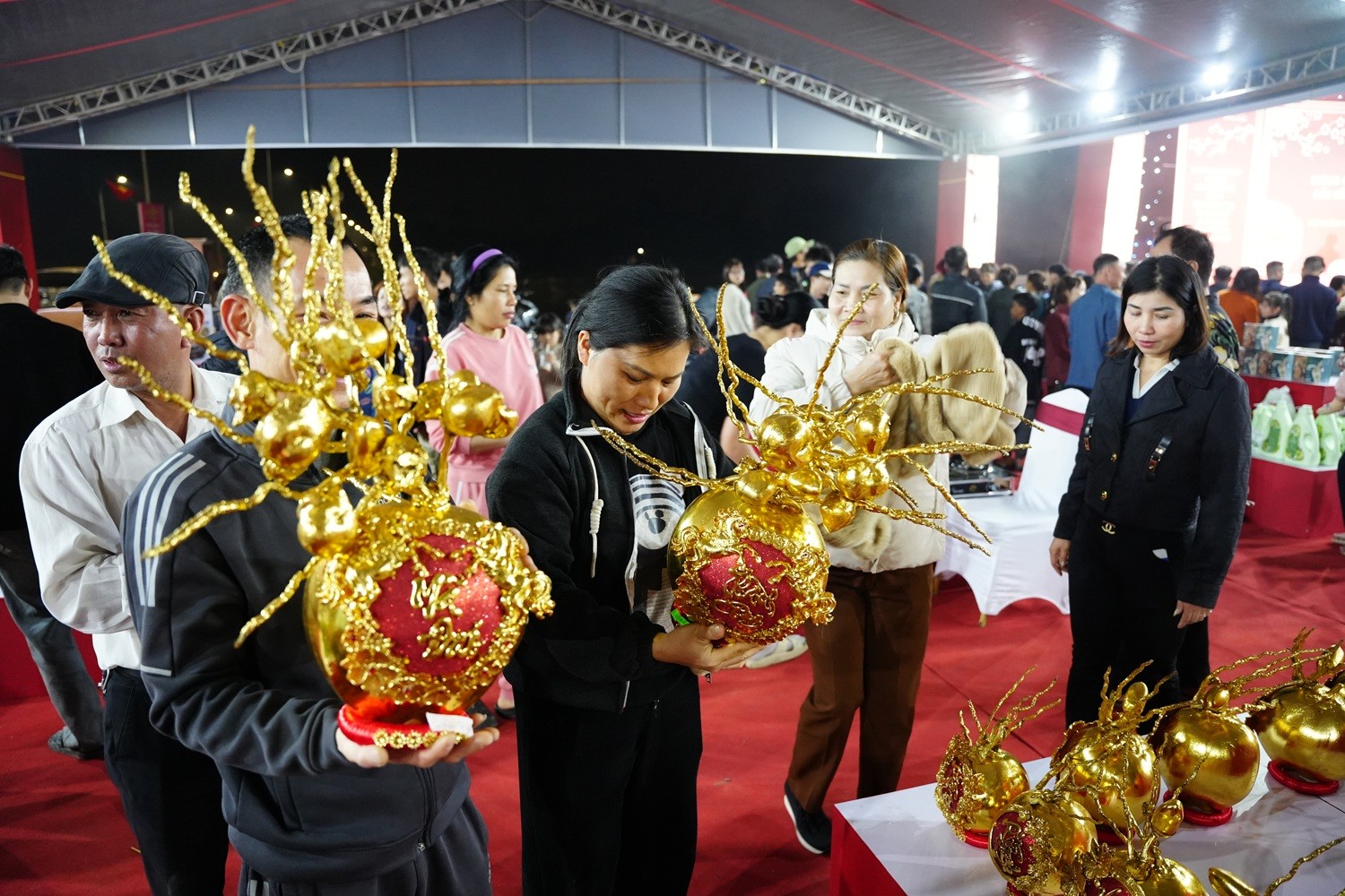 Đa dạng các sản phẩm phục vụ Tết Nguyên Đán