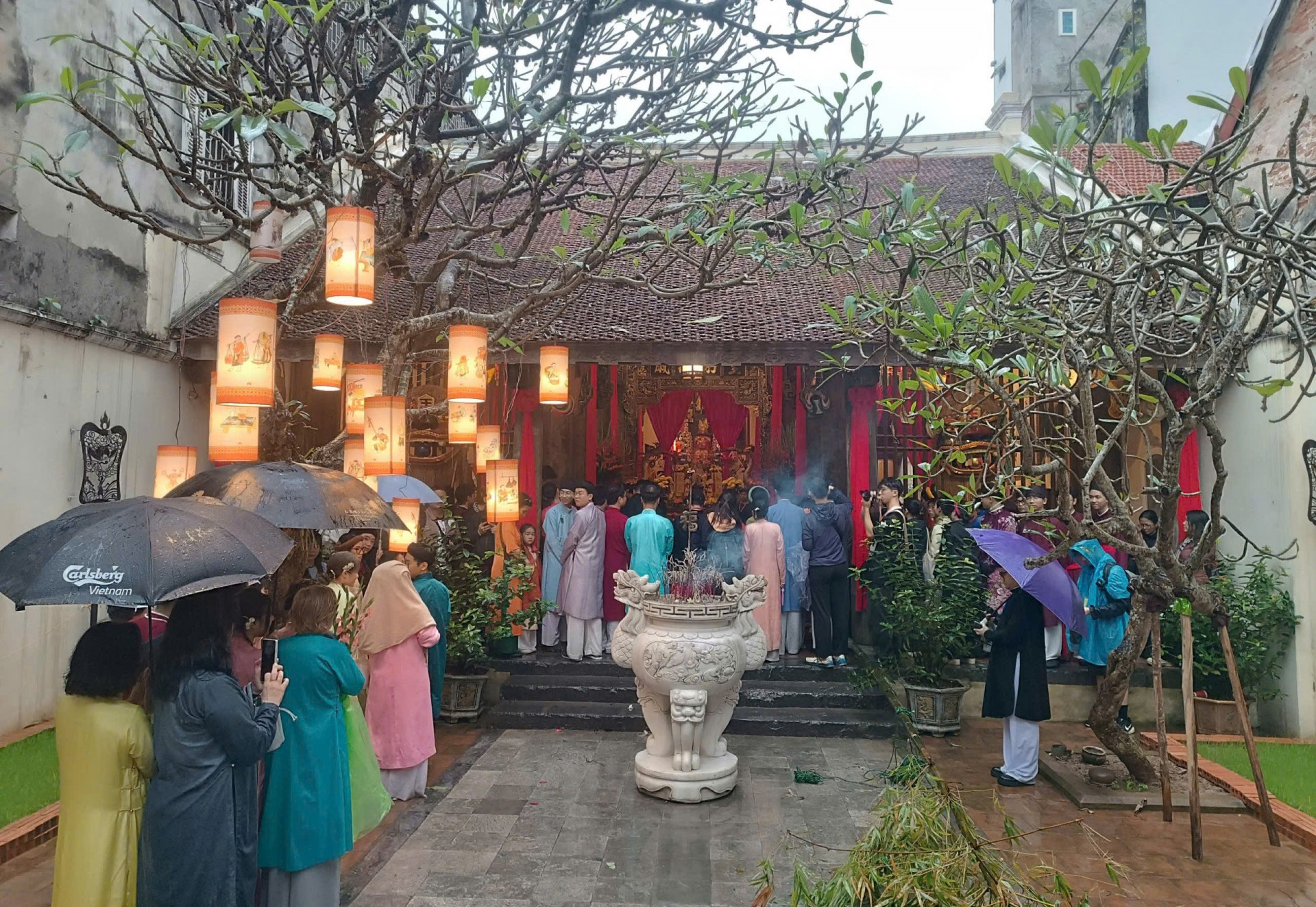 Trang nghiêm đoàn rước dâng lễ, khai mở mùa xuân Thăng Long – Hà Nội