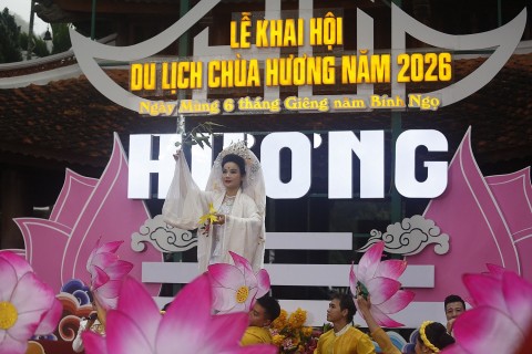 le khai hoi du lich chua huong 2026 tich cuc doi moi huong den du lich 4 mua