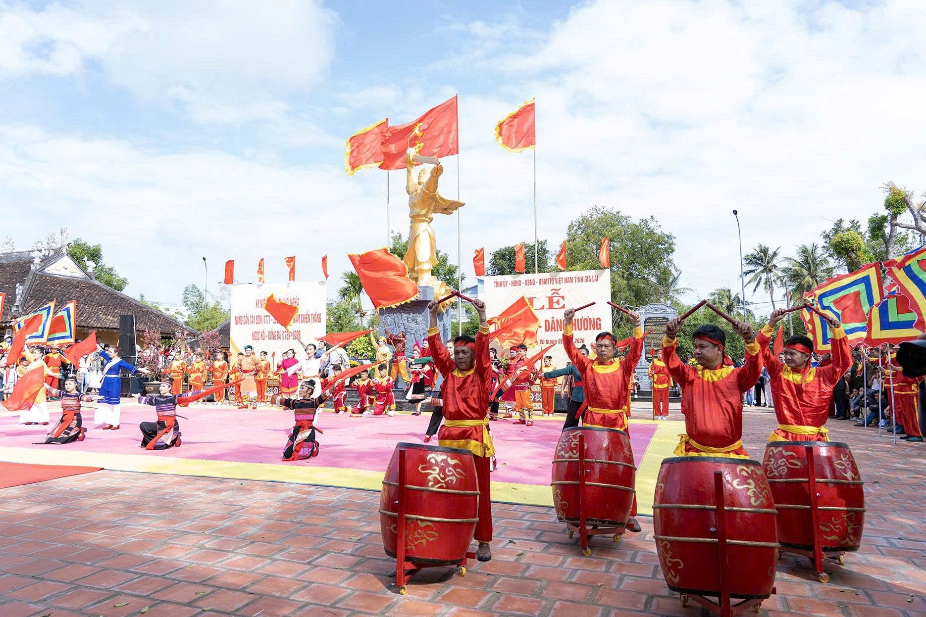 An Khê mồng 4 Tết và điều người viết còn nợ với đất