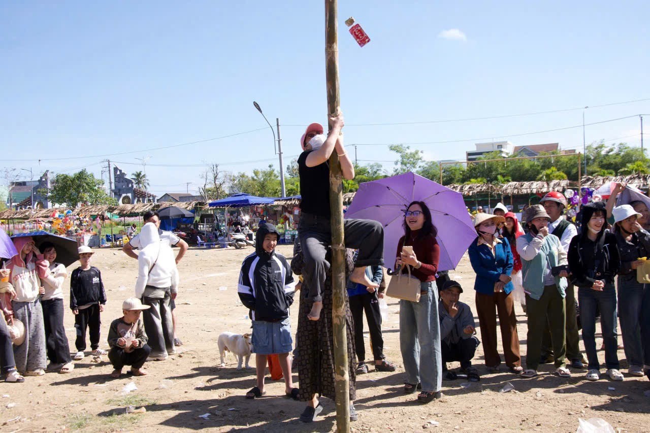 An Khê mồng 4 Tết và điều người viết còn nợ với đất