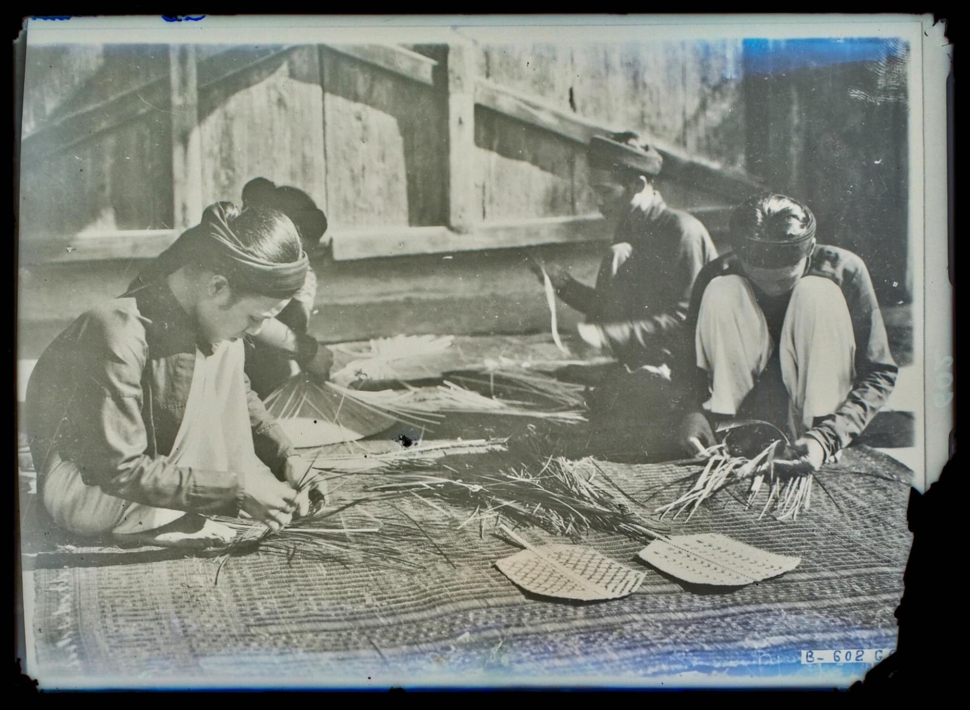 Quạt tre, lá cọ Việt Nam tạo dấu ấn văn hóa dân gian tại bảo tàng nước Pháp