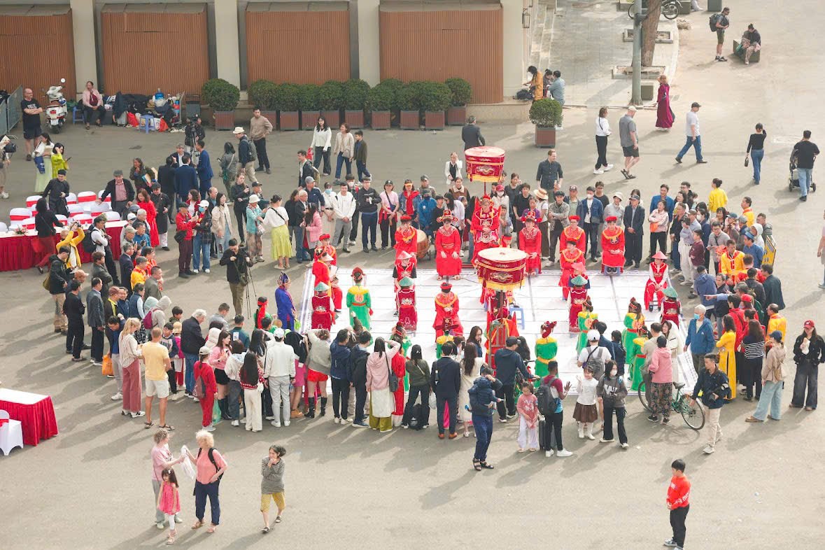 Phường Hoàn Kiếm tổ chức lễ hội trình diễn, thi đấu Cờ người  nhân dịp đầu xuân