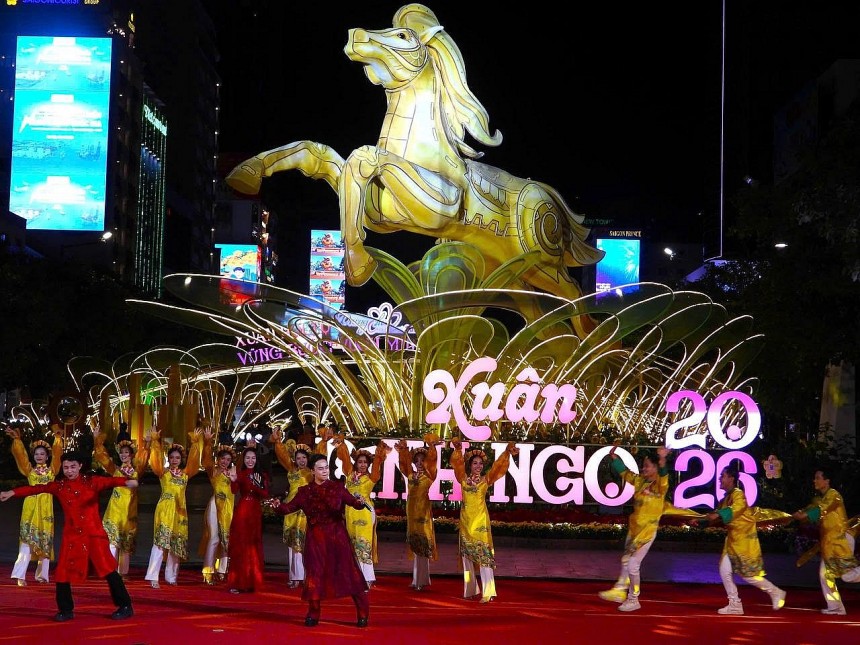  Đường hoa Nguyễn Huệ Tết Bính Ngọ 2026 chính thức khai mạc vào tối ngày 15/2 vừa qua