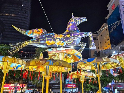 nguoi dan tp hcm hao hung chiem nguong linh vat binh ngo 2026