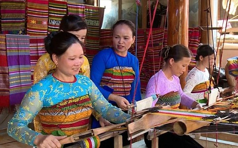 dinh gia lai thu cong my nghe viet nam khi di san tro thanh gia tri toan cau