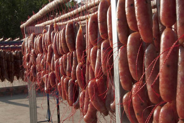 “Lạp xưởng tươi Cần Giuộc” – Bước chuyển từ sản xuất truyền thống sang hiện đại “Lạp xưởng tươi Cần Giuộc” – Bước chuyển từ sản xuất truyền thống sang hiện đại