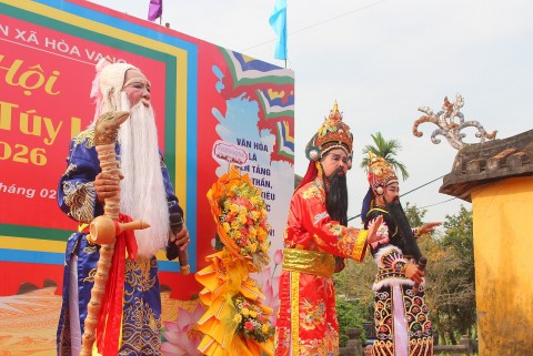 dau xuan di xem le hoi dinh lang co 500 nam tuoi