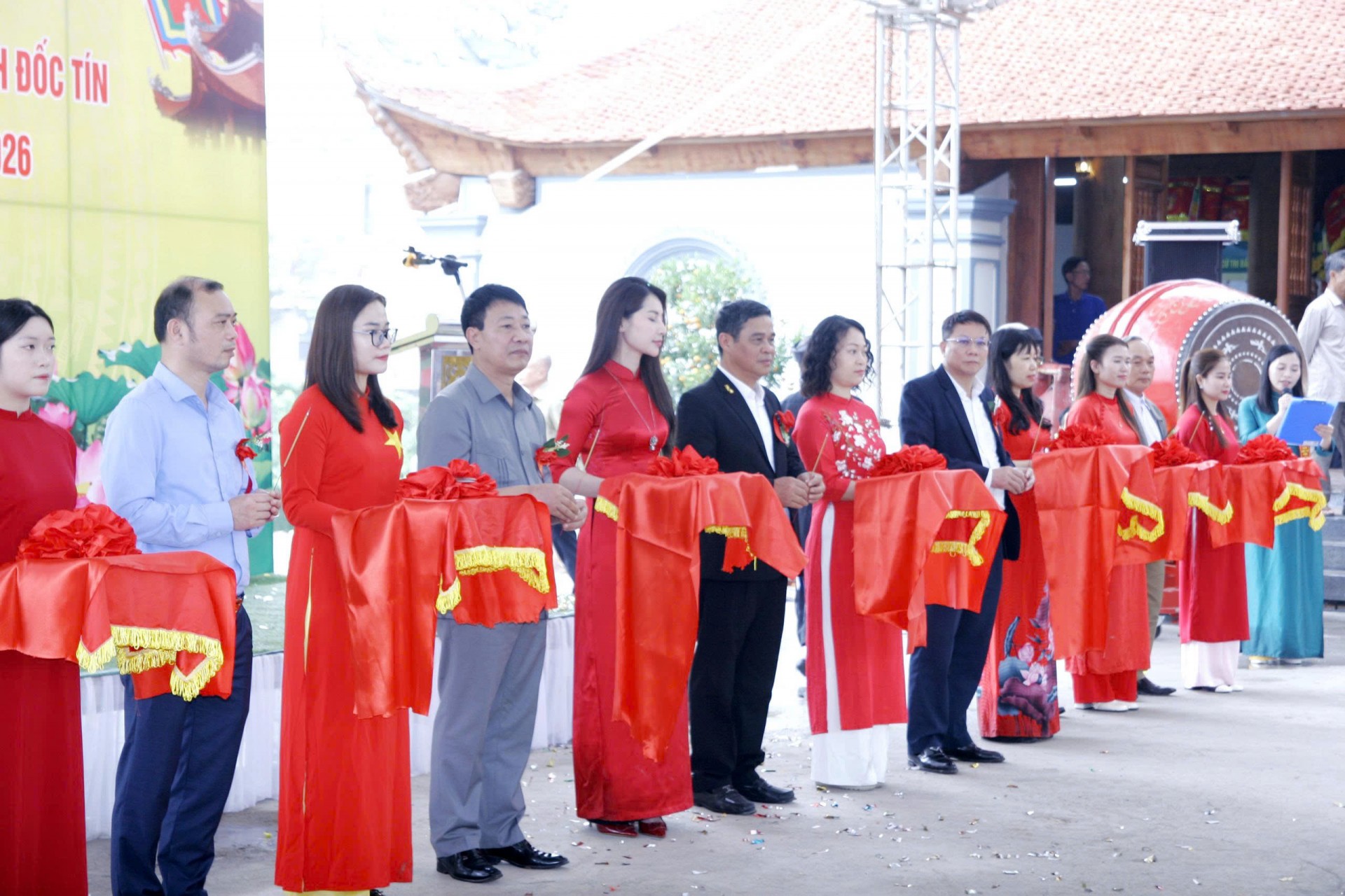 Lễ khánh thành diễn ra trong không khí trang nghiêm, phấn khởi để lại ấn tượng tốt đẹp của cán bộ và nhân dân địa phương. Lễ khánh thành diễn ra trong không khí trang nghiêm, phấn khởi để lại ấn tượng tốt đẹp của cán bộ và nhân dân địa phương.