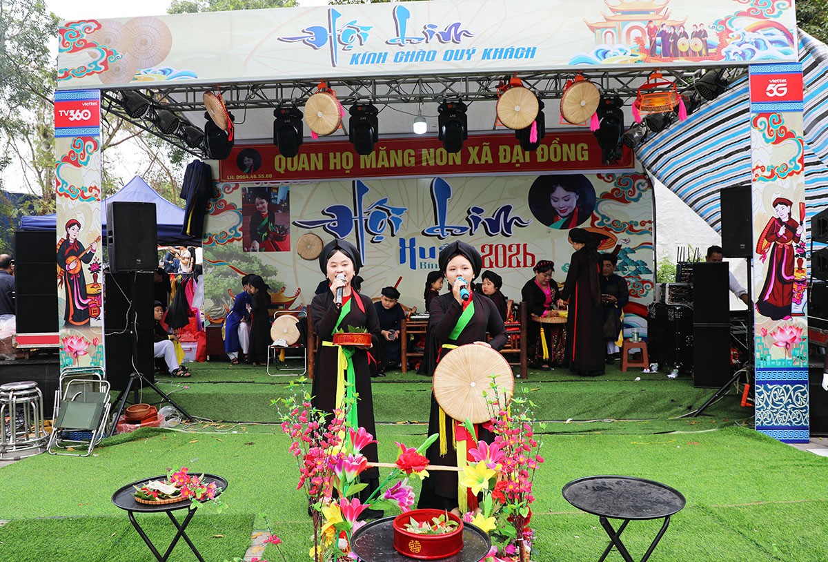 Rộn ràng không gian quan họ giữa miền Kinh Bắc Rộn ràng không gian quan họ giữa miền Kinh Bắc