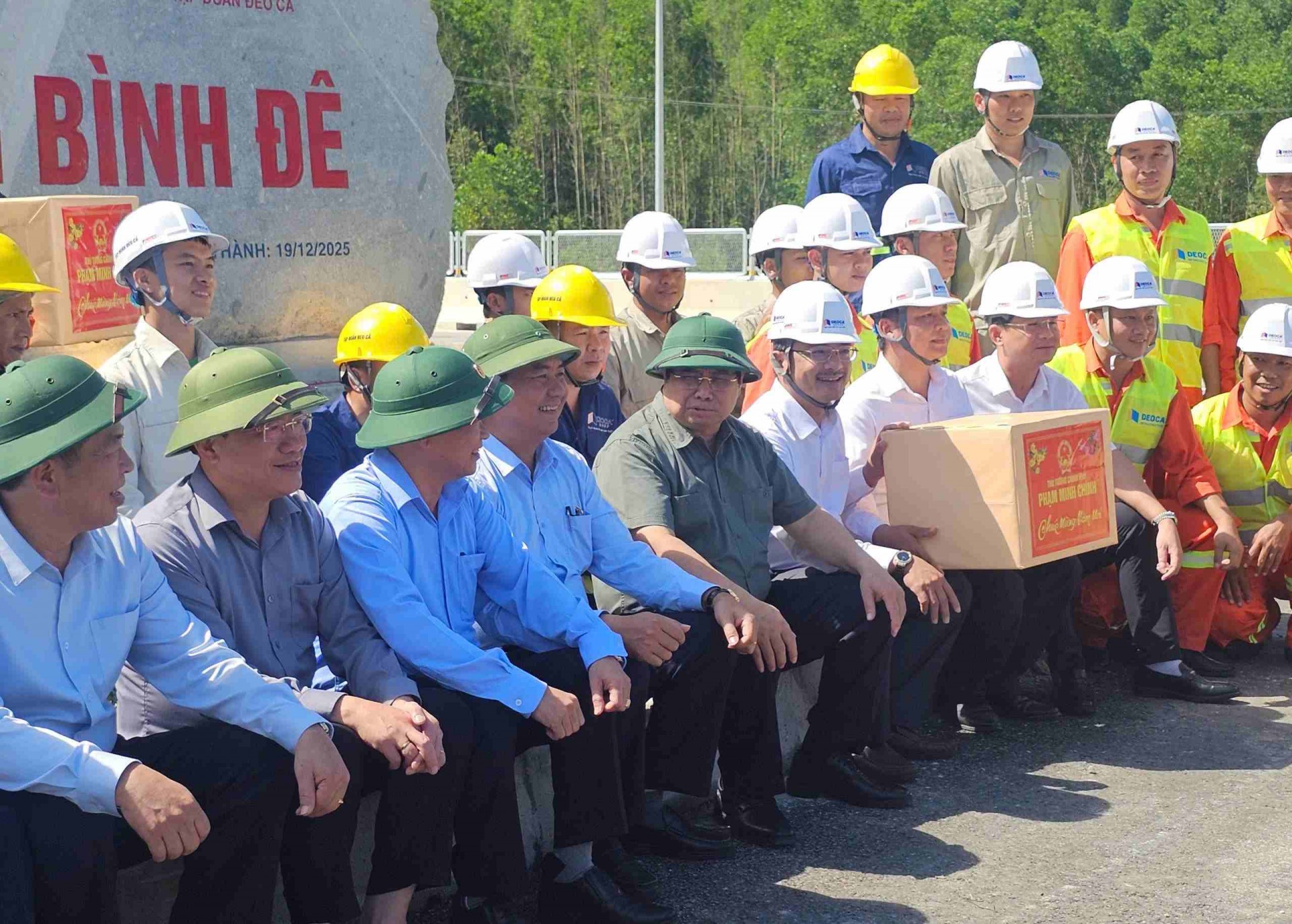 Thủ tướng Phạm Minh Chính kiểm tra hai dự án hạ tầng trọng điểm tại Gia Lai: Thúc tiến độ, siết chất lượng, mở không gian phát triển mới