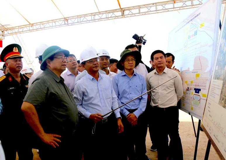 Thủ tướng Phạm Minh Chính kiểm tra hai dự án hạ tầng trọng điểm tại Gia Lai: Thúc tiến độ, siết chất lượng, mở không gian phát triển mới