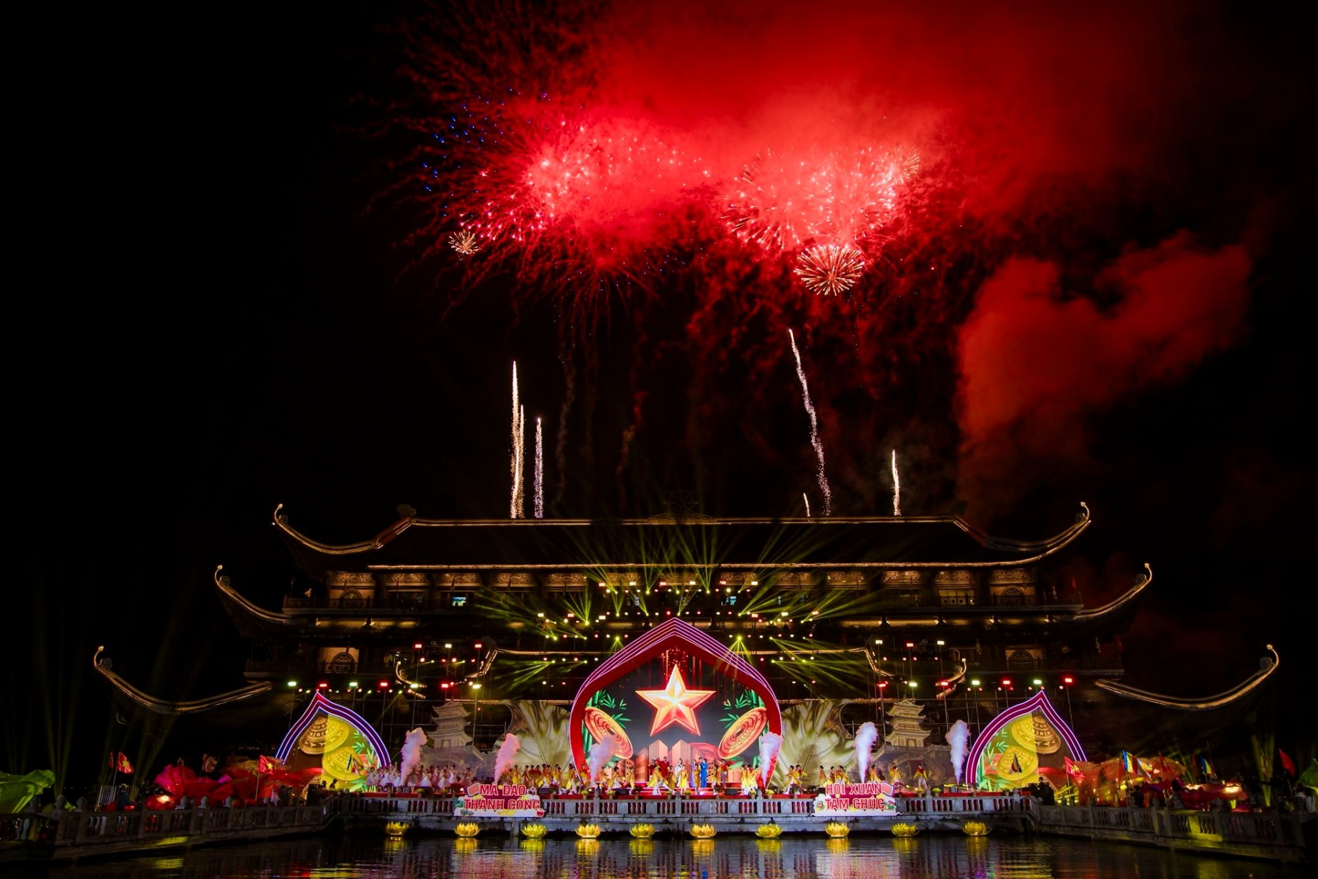 Quần thể Tam Chúc đón nhận Bằng xếp hạng Di tích Quốc gia đặc biệt