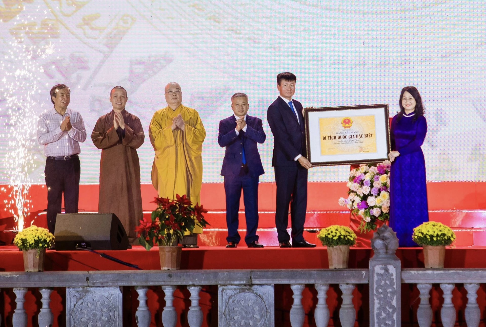 Quần thể Tam Chúc đón nhận Bằng xếp hạng Di tích Quốc gia đặc biệt