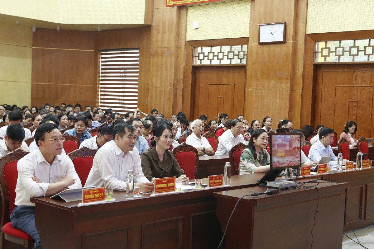 Tiếp xúc cử tri đơn vị bầu cử số 8 Thành phố Hà Nội