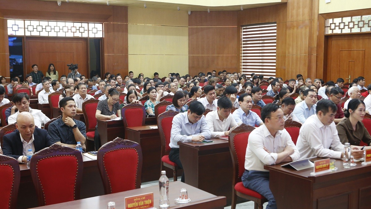 Tiếp xúc cử tri đơn vị bầu cử số 8 Thành phố Hà Nội