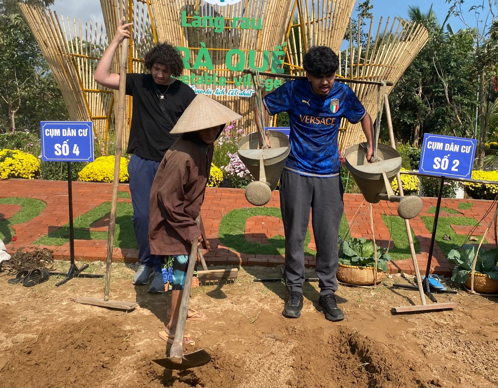 Khai hội làng nghề: Điểm hẹn văn hóa mở màn mùa du lịch mới Khai hội làng nghề: Điểm hẹn văn hóa mở màn mùa du lịch mới