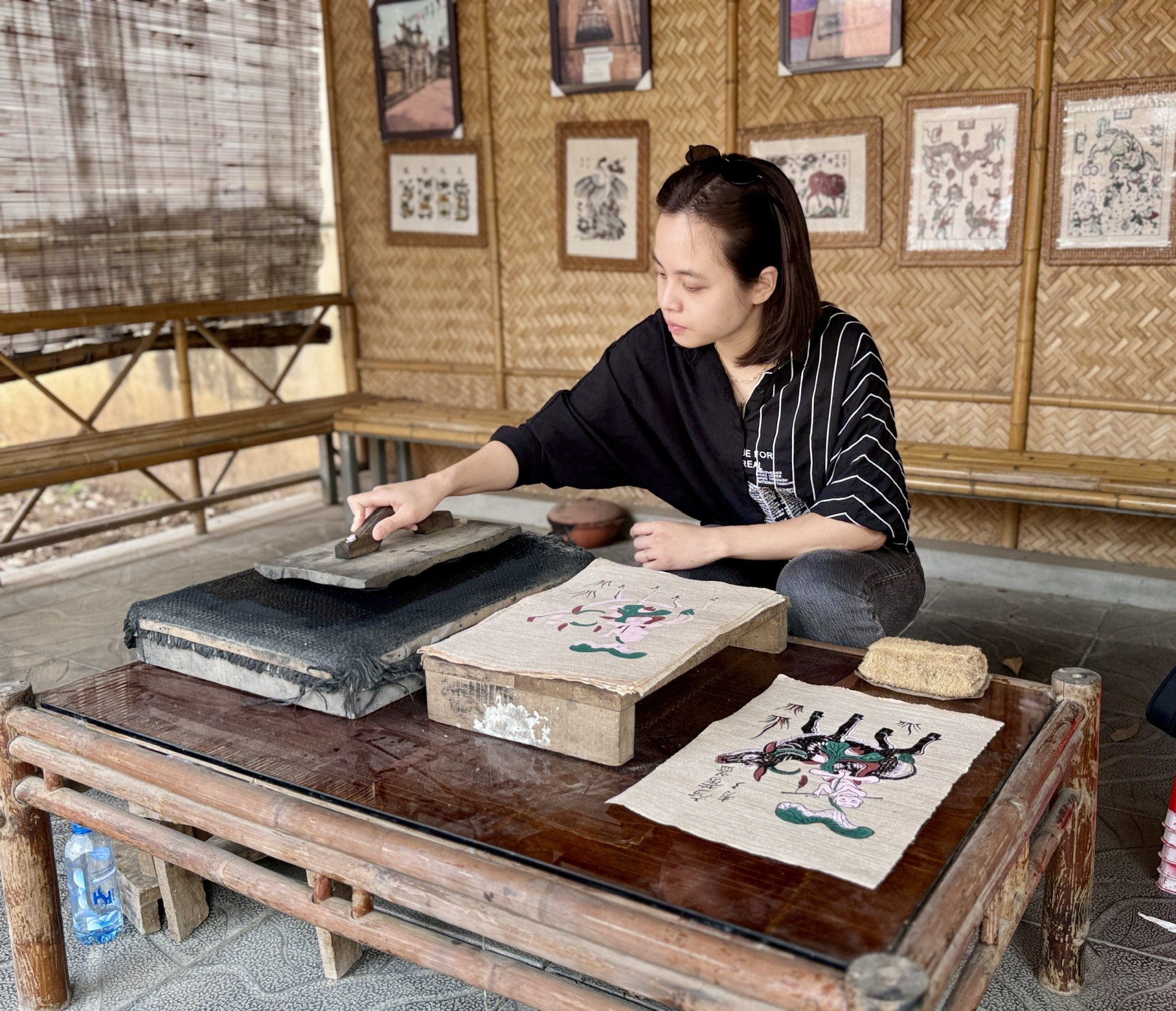 Nghệ nhân Nguyễn Đăng Tâm và hành trình tiếp nối di sản tranh dân gian Đông Hồ