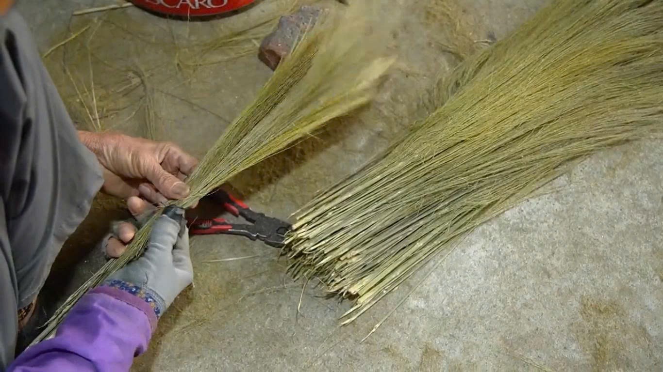 Phát triển làng nghề chổi đót Tam Quang trong diện mạo hành chính mới