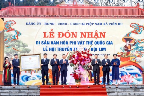 bac ninh don nhan danh hieu di san van hoa phi vat the quoc gia le hoi lim