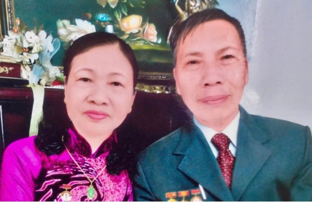 ợ chồng cựu giáo chức, nhà thơ Nguyễn Xuân Hữu- Nguyễn Thị Kim Dung.