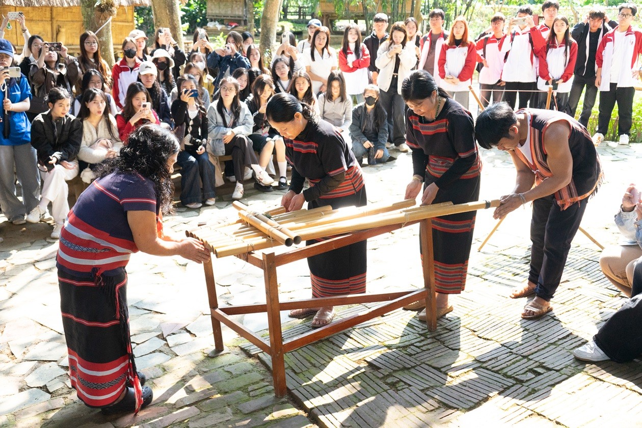 Giữ hồn Klông-pút: Khi văn hóa Xơ Đăng sống trong đôi tay nghệ nhân