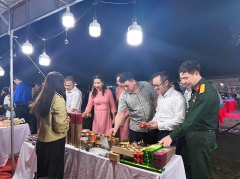 phien cho ocop quang tri lan toa gia tri nong san dia phuong