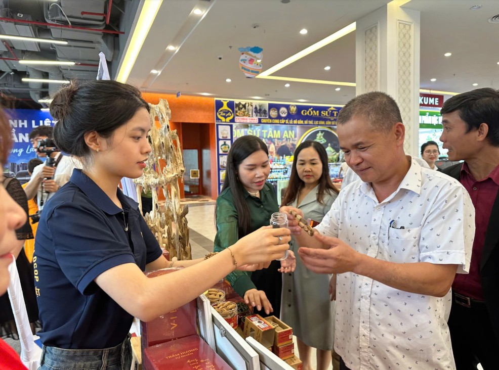 Triển lãm, trưng bày, giới thiệu sản phẩm công nghiệp nông thôn tiêu biểu của tỉnh Quảng Trị năm 2025 - Ảnh: T.T