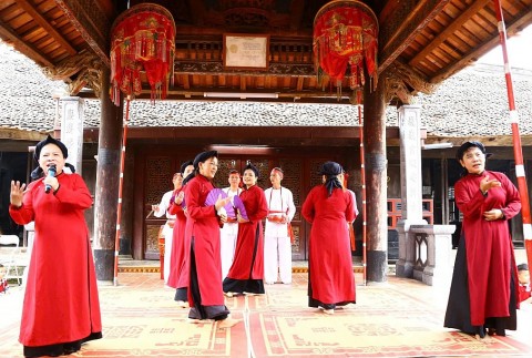 hat xoan di san van hoa phi vat the dac sac cua dat to phu tho