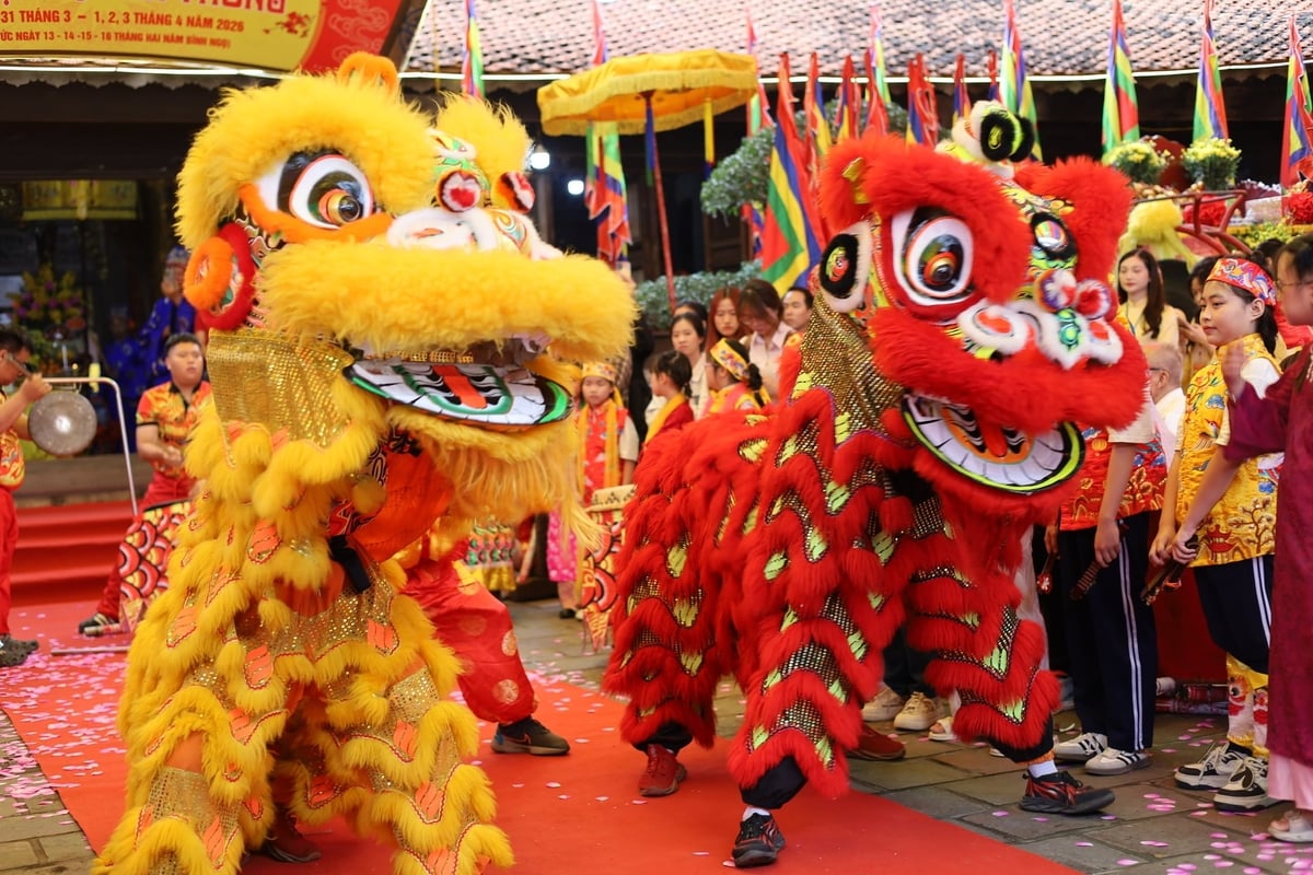 Không khí rộn ràng tại lễ hội. Ảnh: Thanh Ngọc