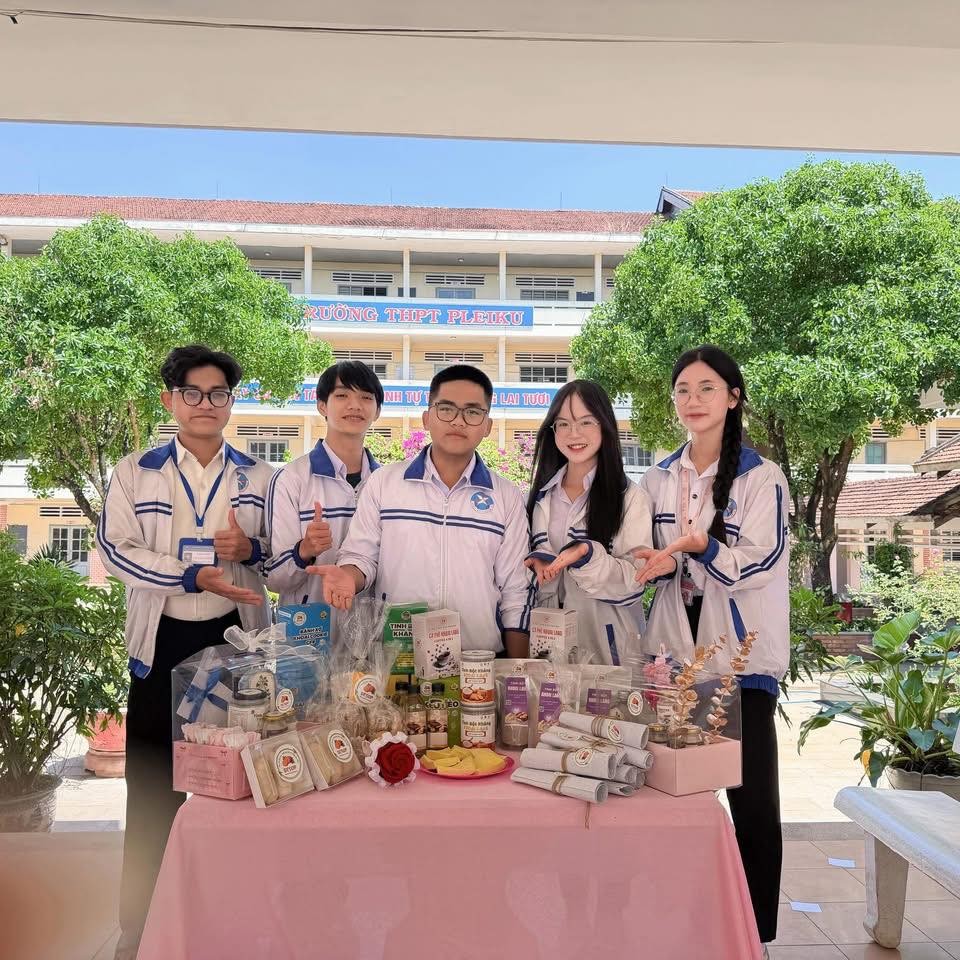 Dự án “BESOP - Pleiku Beyond Starch Optimization / Sức trẻ Gia Lai - Kiến tạo giá trị nông sản Việt” của nhóm học sinh Trường THPT Pleiku xuất sắc lọt vào vòng chung kết cuộc thi “Học sinh, sinh viên với ý tưởng khởi nghiệp” lần thứ VIII.