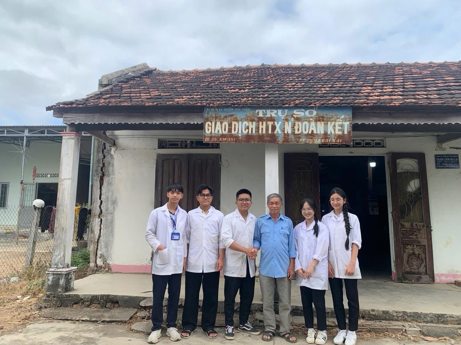 Trong quá trình triển khai, nhóm tác giả đã trực tiếp khảo sát thực tế tại vùng trồng khoai lang Phú Thiện nhằm thu thập dữ liệu và đánh giá tiềm năng nguyên liệu.