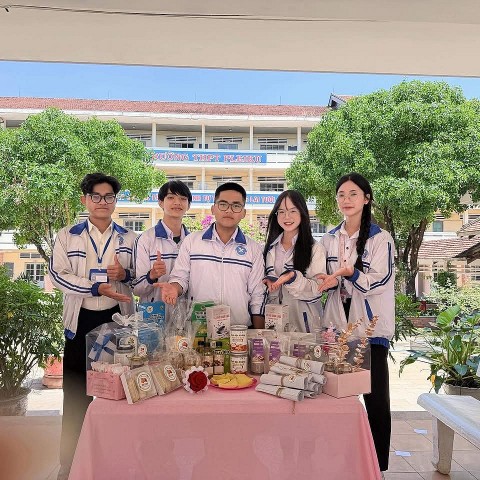 khi hoc sinh gia lai tro thanh nguoi nang tam nong san que huong