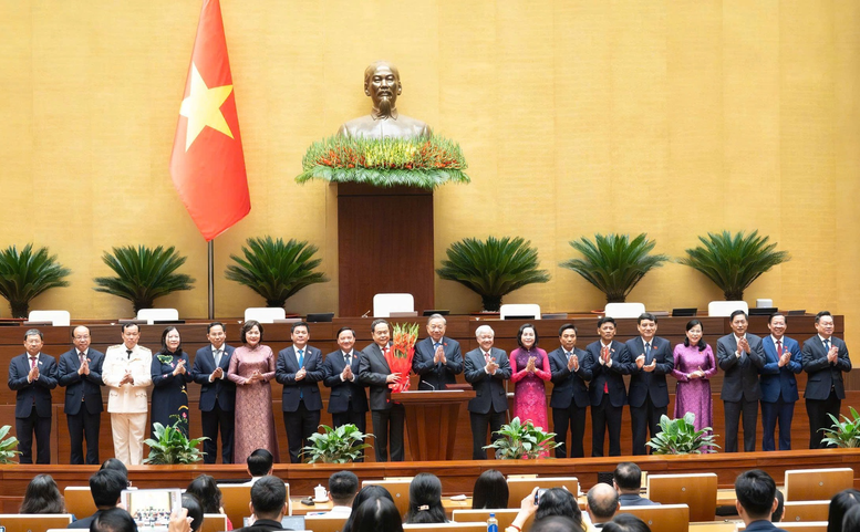 Thông cáo báo chí về ngày làm việc đầu tiên của Kỳ họp thứ Nhất, Quốc hội khóa XVI Thông cáo báo chí về ngày làm việc đầu tiên của Kỳ họp thứ Nhất, Quốc hội khóa XVI