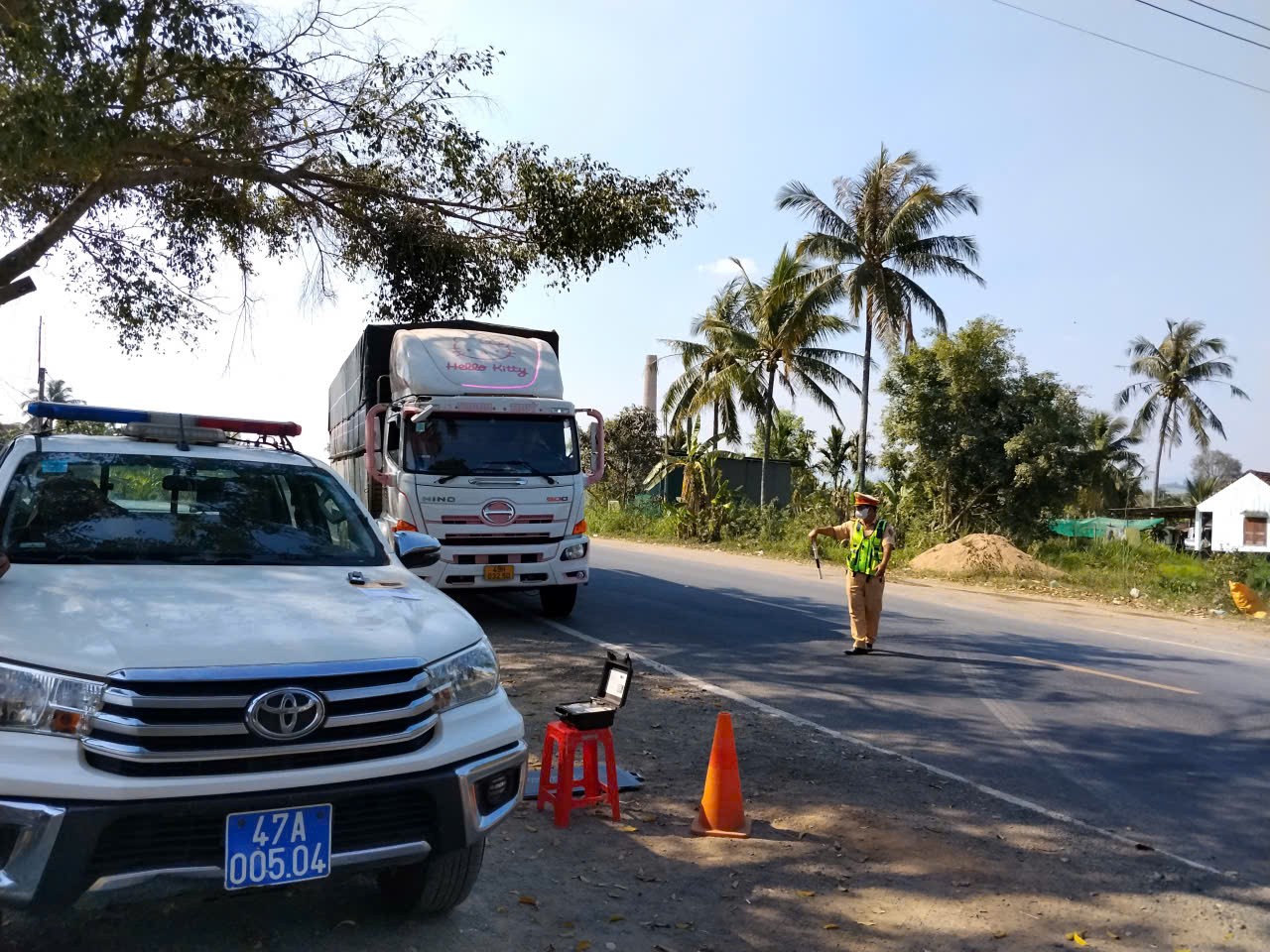 CSGT số 7 Đắk Lắk quyết liệt siết chặt an toàn giao thông trên Quốc lộ 26