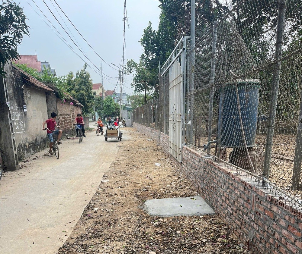 Những tuyến đường ở xã Vật Lại được mở rộng, tạo diện mạo khang trang cho khu dân cư. Những tuyến đường ở xã Vật Lại được mở rộng, tạo diện mạo khang trang cho khu dân cư.