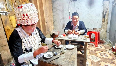 nghe cham khac bac vuot qua kho khan khi gia bac nhay mua