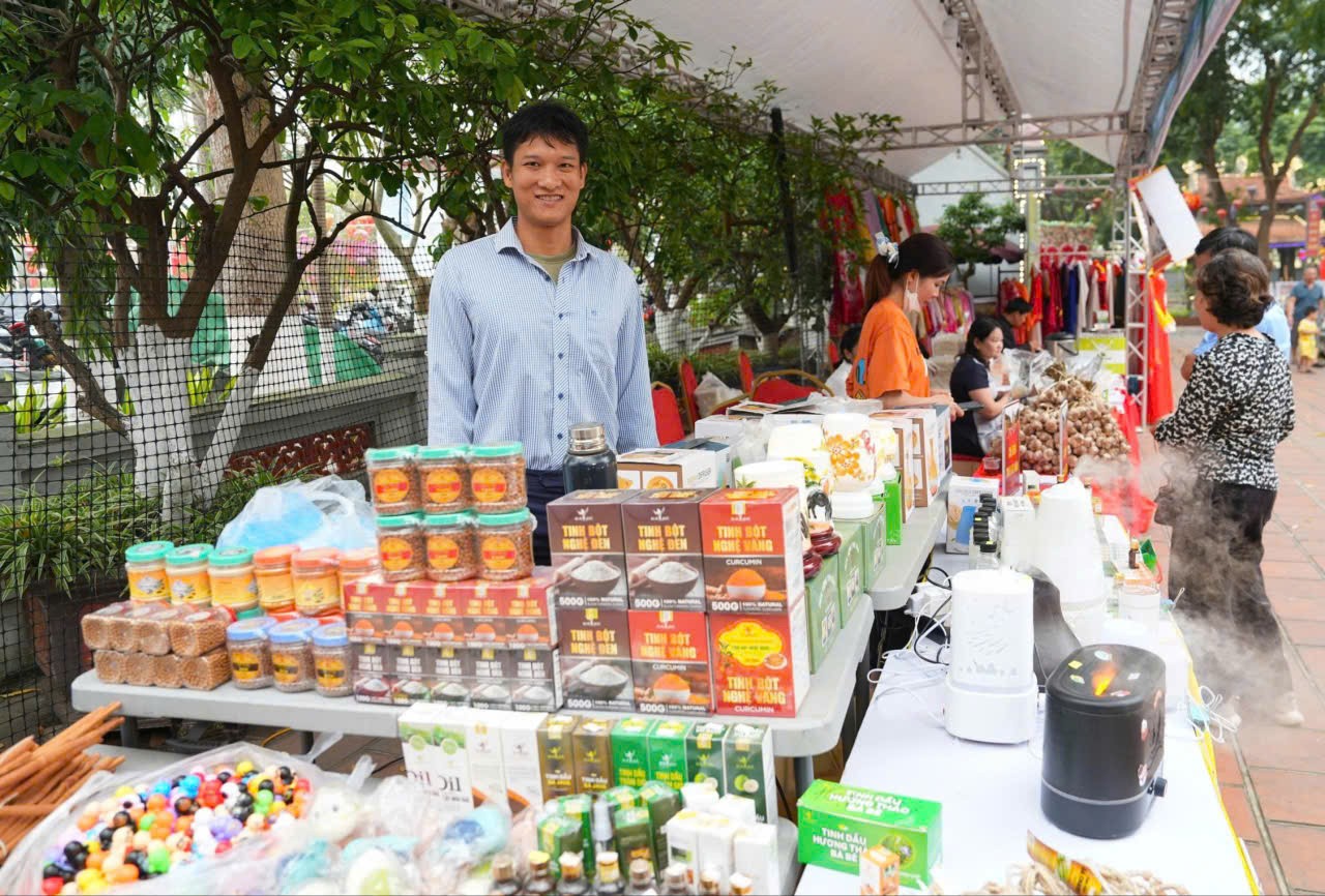 Lễ hội tuyền thồng Đền - Chùa Hội Bà Tấm năm 2026 tri ân công đức Hoàng Thái hậu Ỷ Lan, thúc đẩy du lịch tại xã Gia Lâm