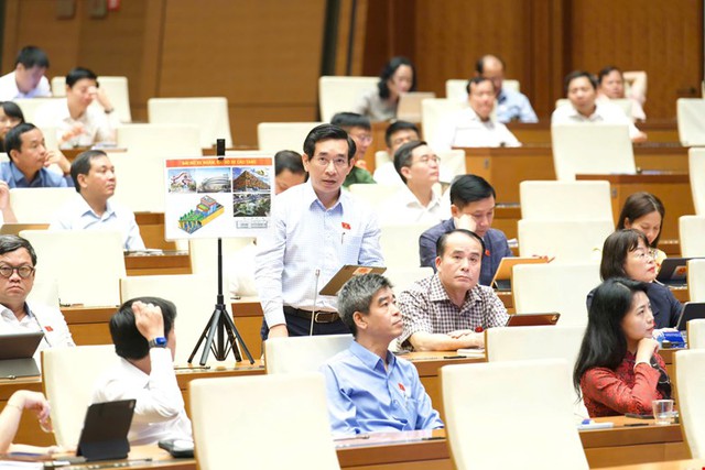 Sửa Luật Thủ đô: Cần giải bài toán ô nhiễm, giãn dân và ùn tắc giao thông- Ảnh 3. Sửa Luật Thủ đô: Cần giải bài toán ô nhiễm, giãn dân và ùn tắc giao thông- Ảnh 3.