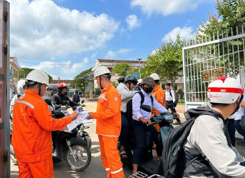 Điện lực Gia Lai tăng cường tuyên truyền nâng cao nhận thức sử dụng điện an toàn, tiết kiệm.